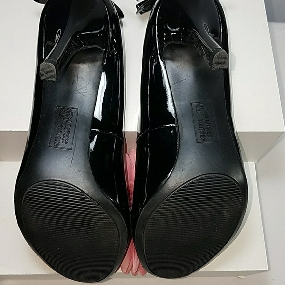 🌸- Mootsies Tootsies Black Patent Leather Pump - Picture 3 of 6